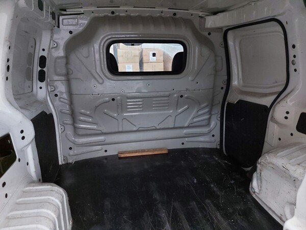 22#5813 Peugeot Bipper in vendita - foto 11