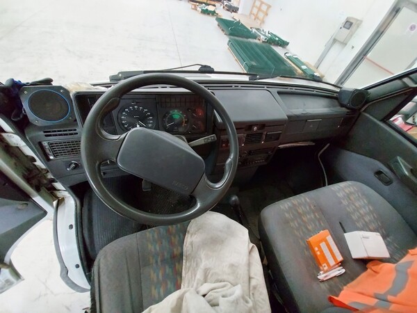 23#5813 Autocarro Iveco in vendita - foto 19