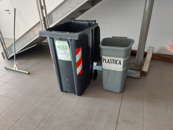 8#5813 Transpallet e box  ufficio in vendita - foto 2