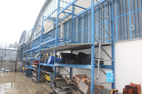 27#5817 Scaffalatura Modulblock e tavolo da lavoro in vendita - foto 2
