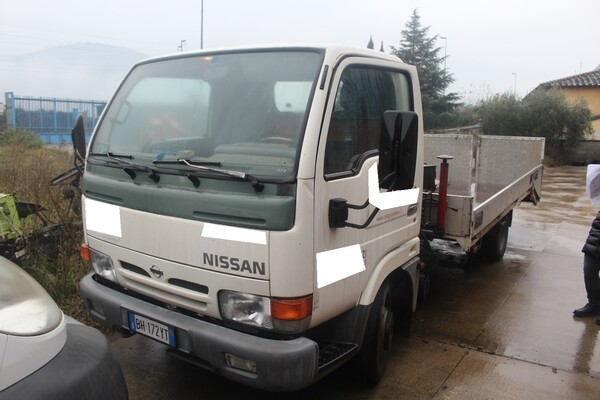 50#5817 Autocarro Nissan Cabstar in vendita - foto 1