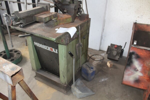 7#5817 Sega a nastro Pedrazzoli e pressa idraulica Omcn in vendita - foto 2