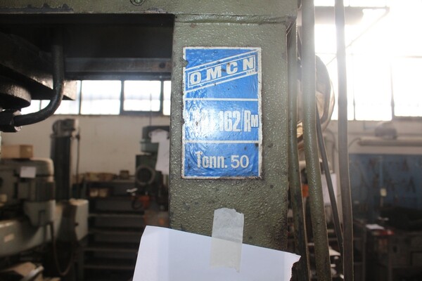 7#5817 Sega a nastro Pedrazzoli e pressa idraulica Omcn in vendita - foto 9