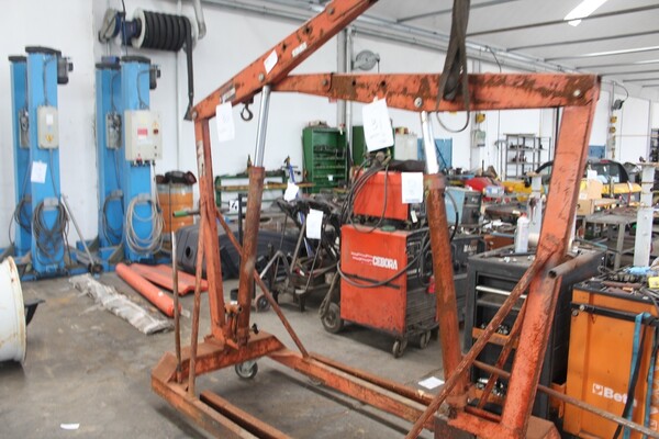 7#5817 Sega a nastro Pedrazzoli e pressa idraulica Omcn in vendita - foto 18