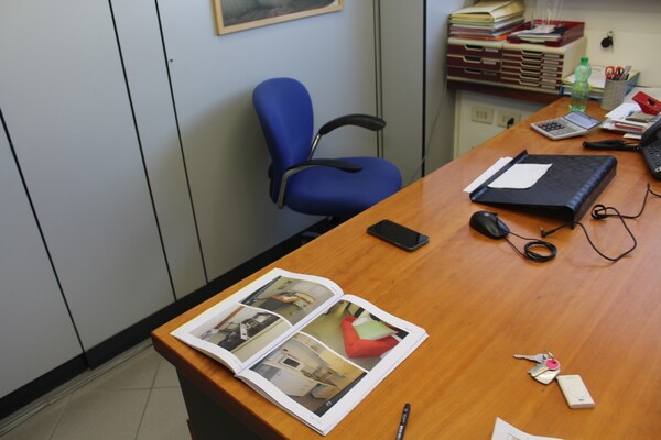 15#5820 Arredamento e attrezzature da ufficio in vendita - foto 3