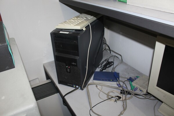 15#5820 Arredamento e attrezzature da ufficio in vendita - foto 9