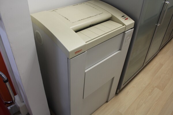 20#5820 Arredamento e attrezzature da ufficio in vendita - foto 17
