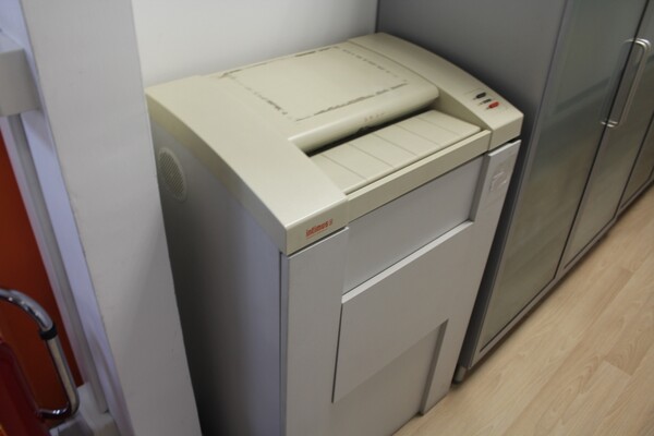 20#5820 Arredamento e attrezzature da ufficio in vendita - foto 18