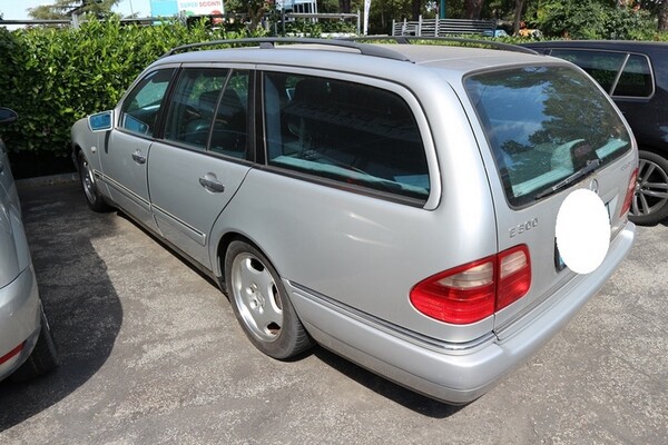 19#5826 Autovettura Mercedes E300 in vendita - foto 4