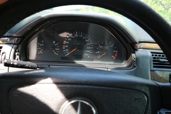 19#5826 Autovettura Mercedes E300 in vendita - foto 10