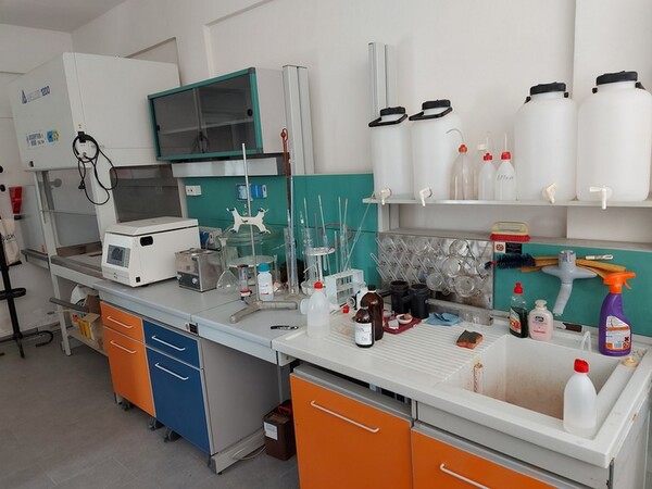 Laboratorio in vendita