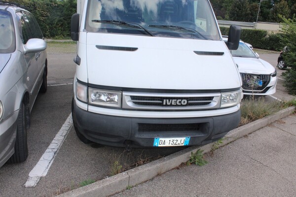 15#5832 Furgone Iveco Daily in vendita - foto 13