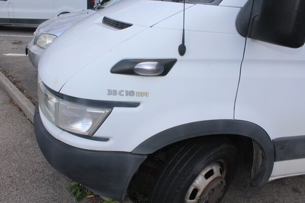 15#5832 Furgone Iveco Daily in vendita - foto 20