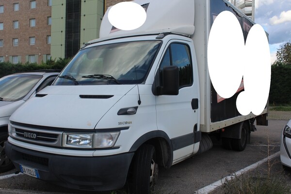 15#5832 Furgone Iveco Daily in vendita - foto 22