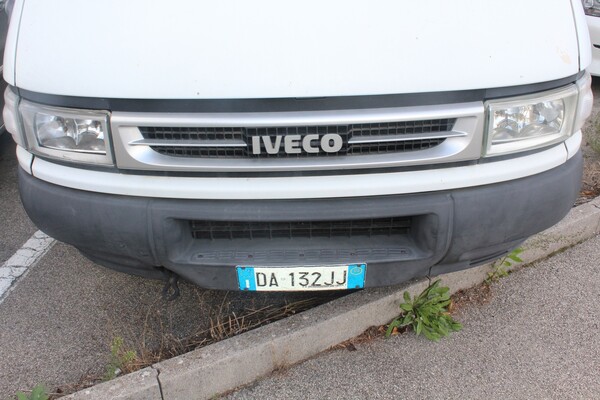 15#5832 Furgone Iveco Daily in vendita - foto 23