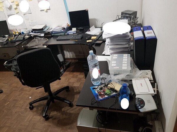 1#5833 Arredo ufficio e attrezzature elettroniche in vendita - foto 2