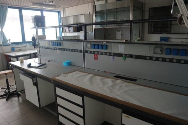 203#5836 Strumenti e arredi per laboratorio in vendita - foto 27