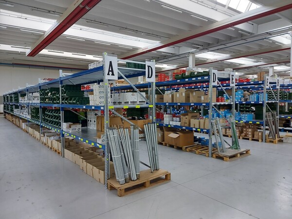 15#5837 Scaffalatura industriale e scaffalatura leggera in vendita - foto 5