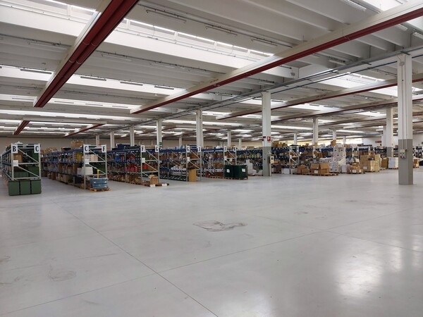 15#5837 Scaffalatura industriale e scaffalatura leggera in vendita - foto 9