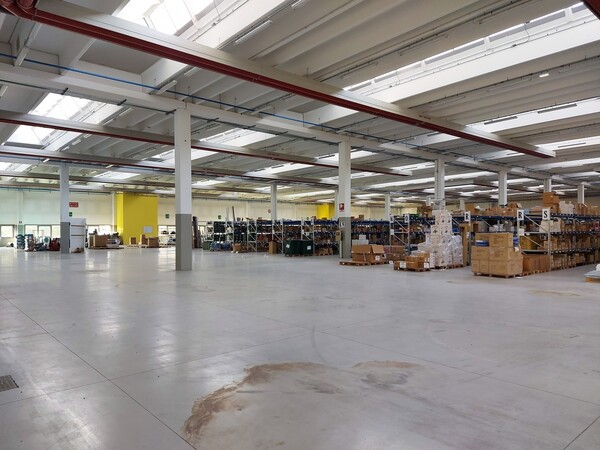 24#5837 Magazzino di utensileria e materiale elettrico in vendita - foto 2