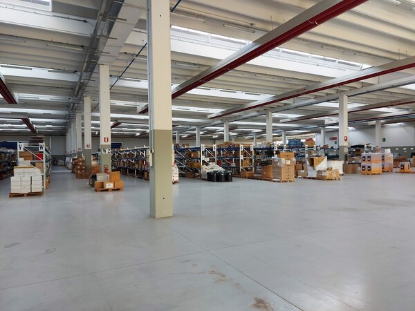 24#5837 Magazzino di utensileria e materiale elettrico in vendita - foto 4