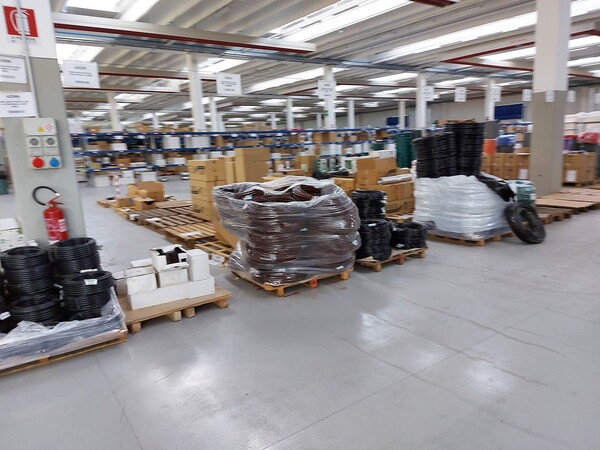 24#5837 Magazzino di utensileria e materiale elettrico in vendita - foto 32
