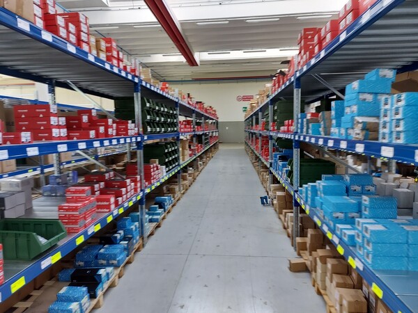 24#5837 Magazzino di utensileria e materiale elettrico in vendita - foto 100
