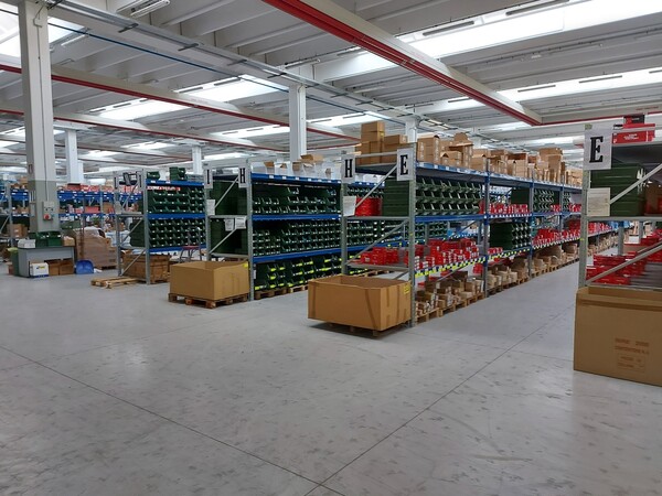 24#5837 Magazzino di utensileria e materiale elettrico in vendita - foto 125