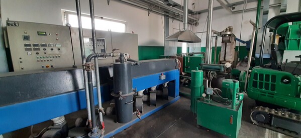 1#5840 Impianto di rigenerazione materiale plastico riciclato in vendita - foto 2