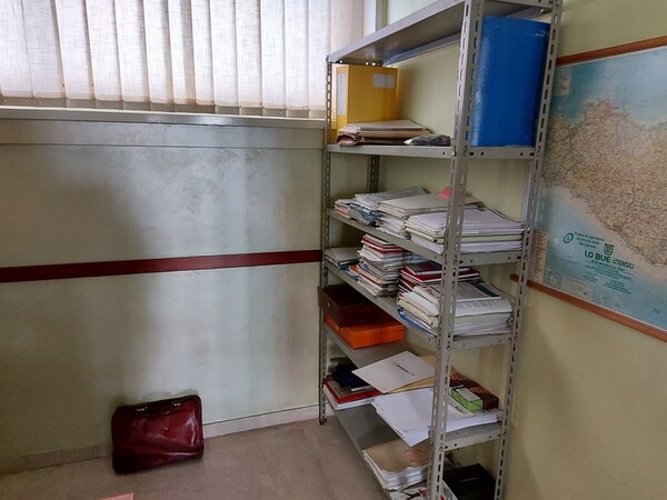 6#5851 Arredi e attrezzature da ufficio in vendita - foto 3