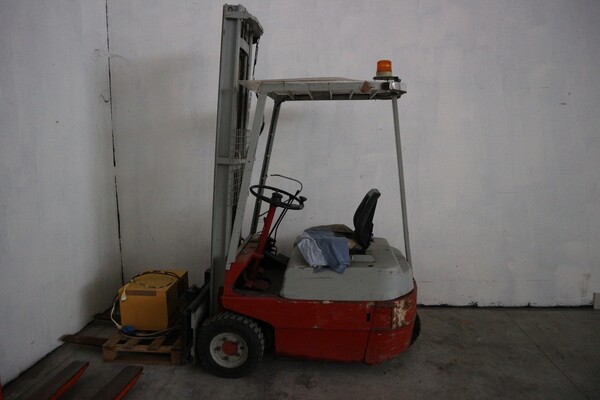 Carrelli elevatori in vendita