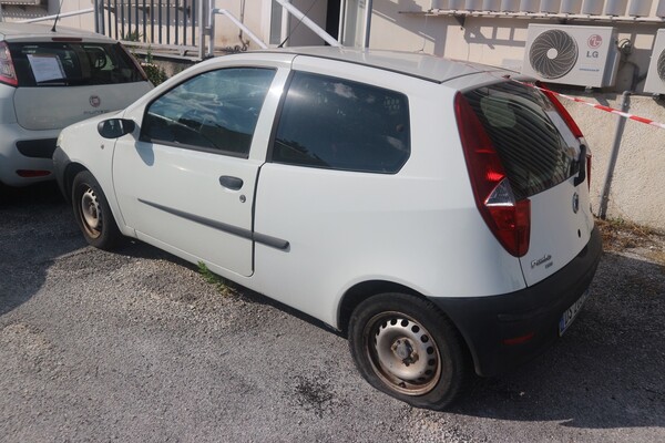 6#5873 Autocarro Fiat Punto Van in vendita - foto 1