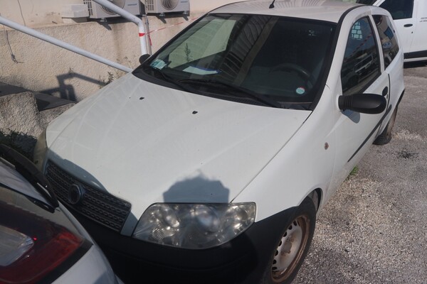 6#5873 Autocarro Fiat Punto Van in vendita - foto 3