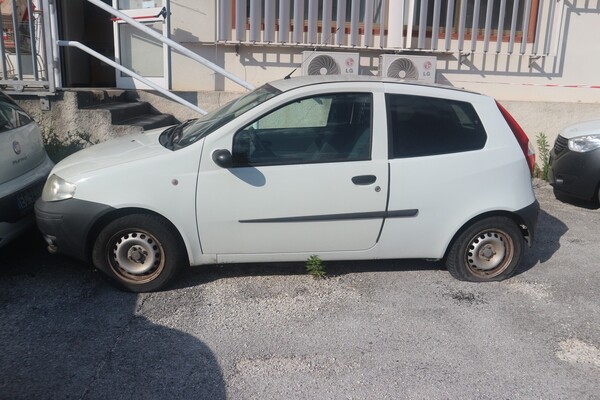 6#5873 Autocarro Fiat Punto Van in vendita - foto 13