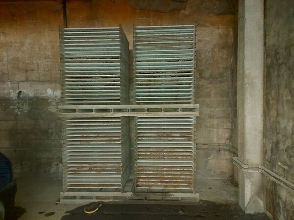 12#5875 Vassoi in metallo per linee di produzione mattonelle in vendita - foto 7