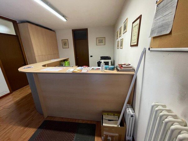 1#5877 Arredi e attrezzature da ufficio in vendita - foto 3