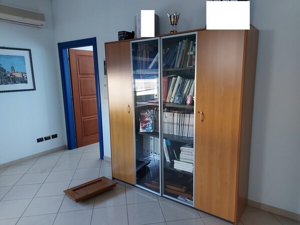 1#5881 Arredi e attrezzature da ufficio in vendita - foto 4