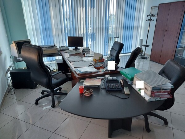 1#5881 Arredi e attrezzature da ufficio in vendita - foto 13