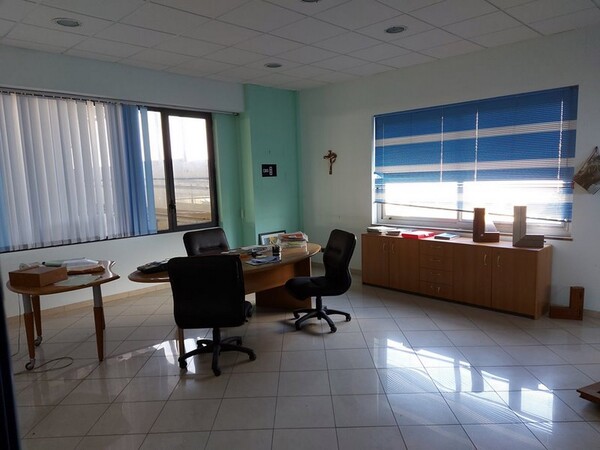 1#5881 Arredi e attrezzature da ufficio in vendita - foto 33