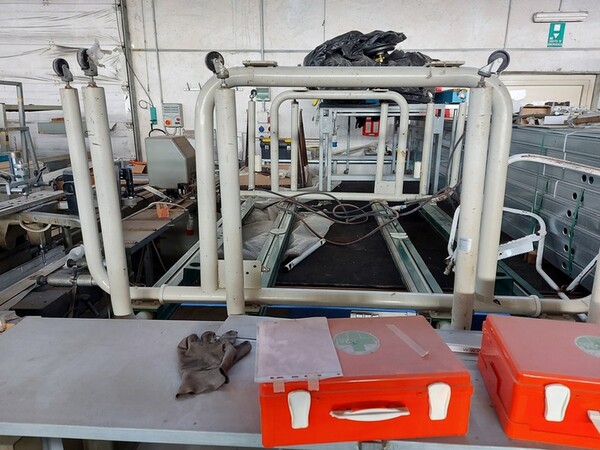 11#5881 Tavolo tagliavetro completo di ribalta Macotec in vendita - foto 3
