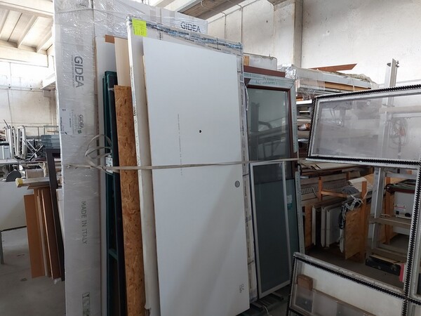 2#5881 Infissi in vendita - foto 57