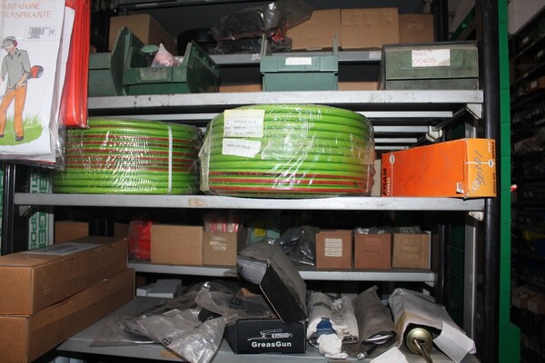 25#5890 Magazzino ricambi per trattori motoseghe e decespugliatori in vendita - foto 23