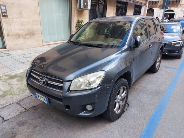1#5905 Autovettura Toyota Rav in vendita - foto 2
