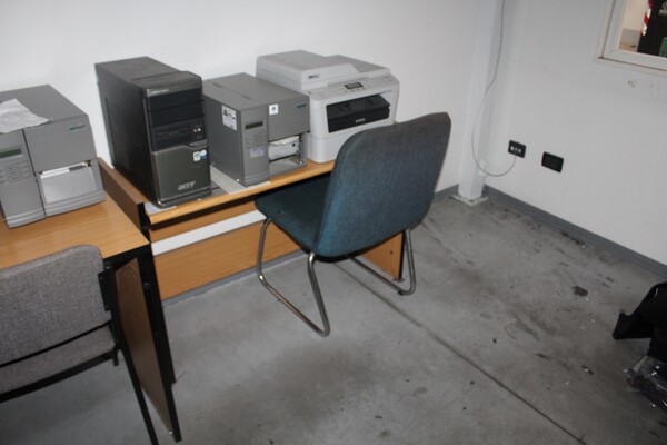 5#5912 Arredi e attrezzatura ufficio in vendita - foto 16