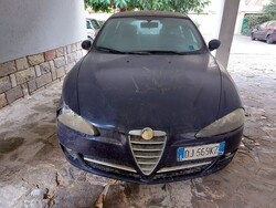 Alfa Romeo car and Iveco compactor - Lot 0 (Auction 5914)