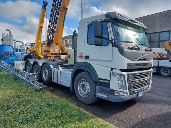 1#5915 Autocarro Volvo Trucks in vendita - foto 1