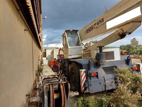 Movimento terra in vendita