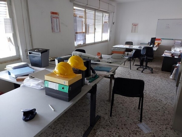 38#5922 Arredi e attrezzature da ufficio in vendita - foto 2