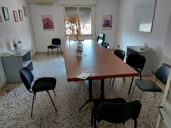 38#5922 Arredi e attrezzature da ufficio in vendita - foto 4