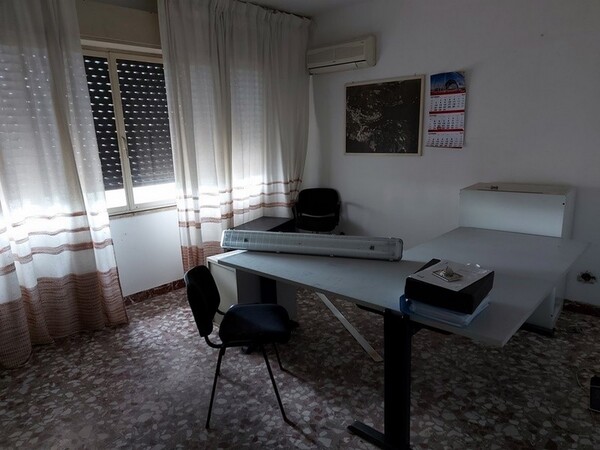 38#5922 Arredi e attrezzature da ufficio in vendita - foto 8